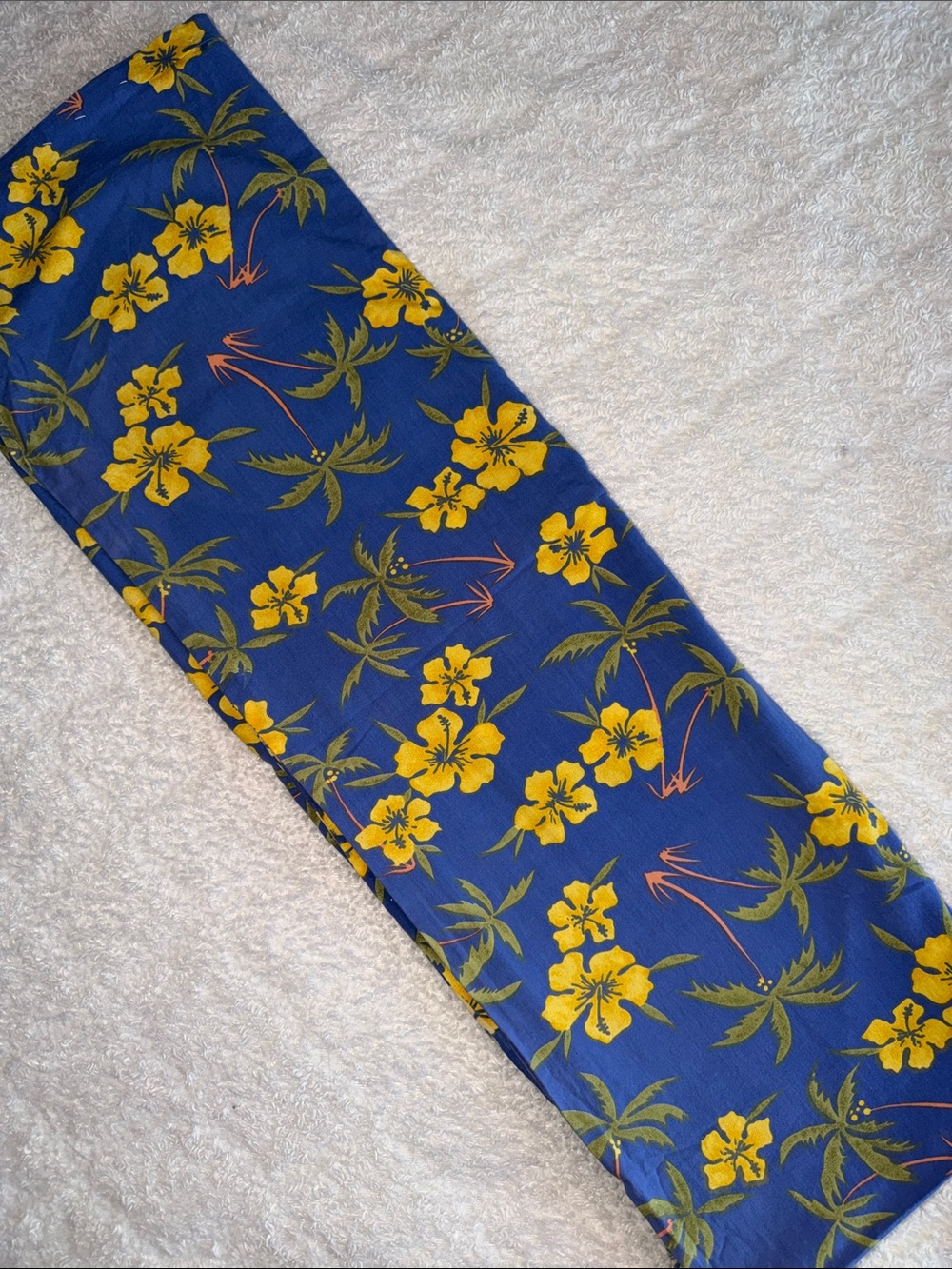 Sarong Vibrant Blue Hawaiian Floral Print